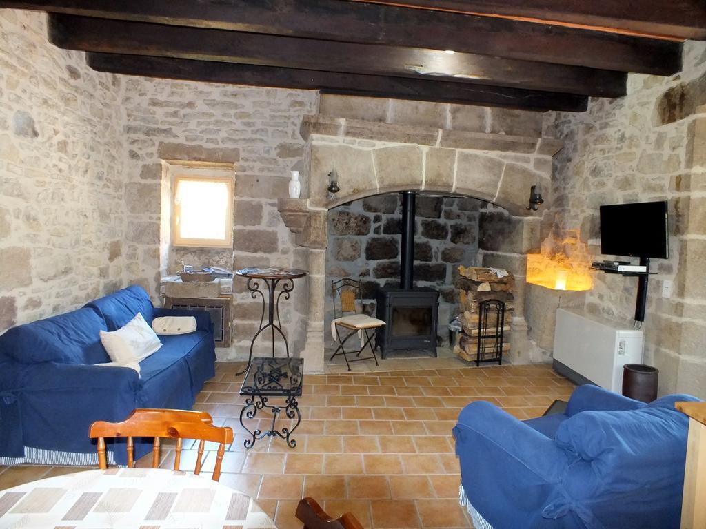 Villa L'Oustal dè Pèiro Le Bourg Esterno foto